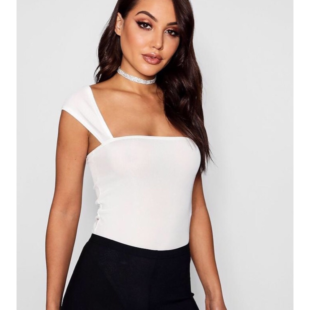 BooHoo White body suit ‼️‼️ New‼️‼️‼️
